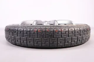 Ferrari Notrad 3,5x19“ ET7 anthrazit Pirelli 115/70 R19 95M NEU - Bild 17