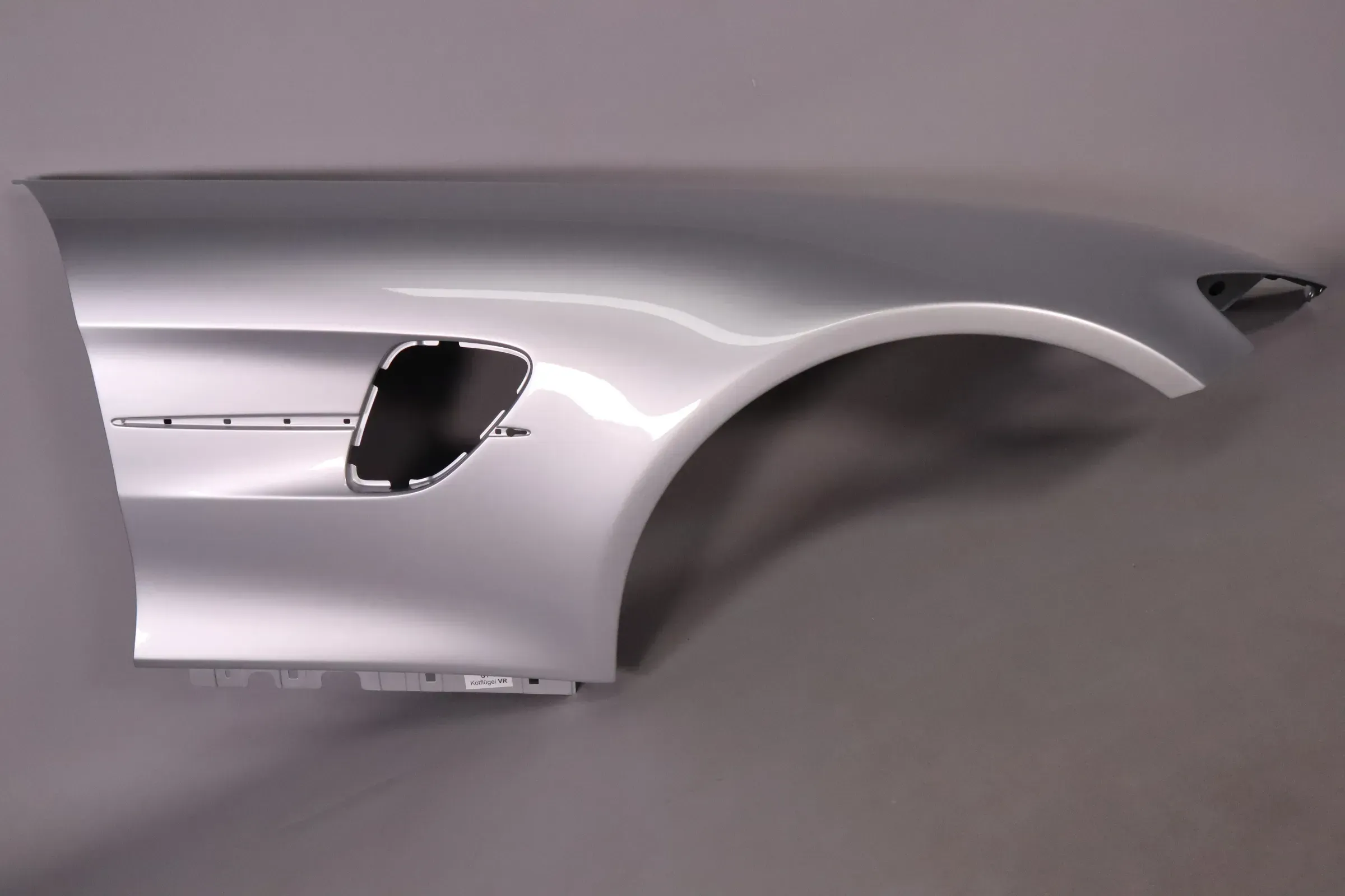 Mercedes-AMG GT4 Kotflügel rechts silber Carbon A1908817000 A1908808601 NEU - Bild 1