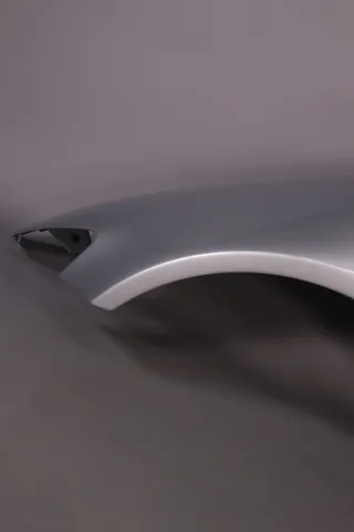 Mercedes-AMG GT4 Kotflügel links silber lackiert Carbon A1908816900 A1908808501 NEU Lagerspuren - Bild 2