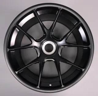 PORSCHE 911 992 GT3 CUP 12x18“ vorne Felgen 9F1601017 schwarz matt gebraucht - Bild 14