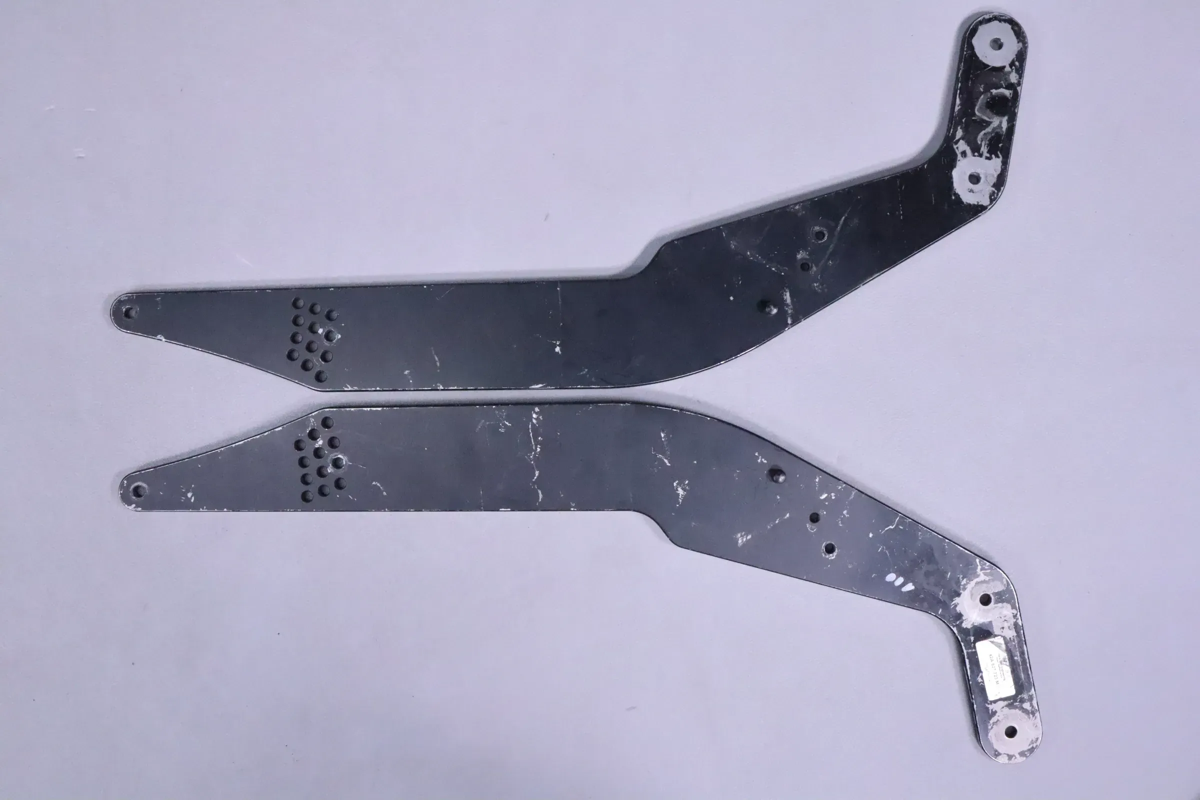 Audi R8 LMS Heckflügel-Stützhalter 42A827723M Hans Götz Engineering 2012 gebraucht - Bild 1