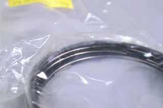 Porsche Kolbenringe Set 96410411520 Guter gebrauchter Zustand - Bild 8