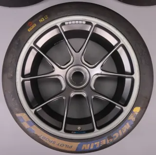 PORSCHE 991 992 GT3 CUP 18“ Komplettradsatz Michelin Slicks 9F1601017 9F1601075 gebraucht - Bild 9