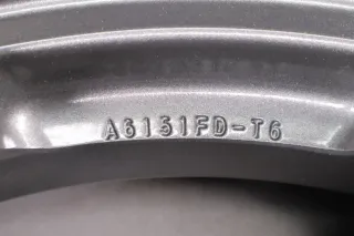 Ferrari Notrad 3,5x19“ ET7 anthrazit Pirelli 115/70 R19 95M NEU - Bild 9