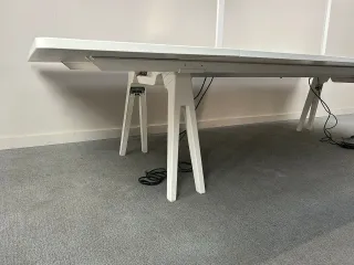 VITRA Joyn Arbeitsinsel Bürotisch weiß Stromanschluss Lampe L:360 B:180 H:74cm - Bild 10