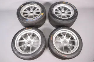 PORSCHE 991 GT3 CUP Felgensatz 10.5x18“ET28 12x18“ET53 9913621318A 9913621518A - Bild 1