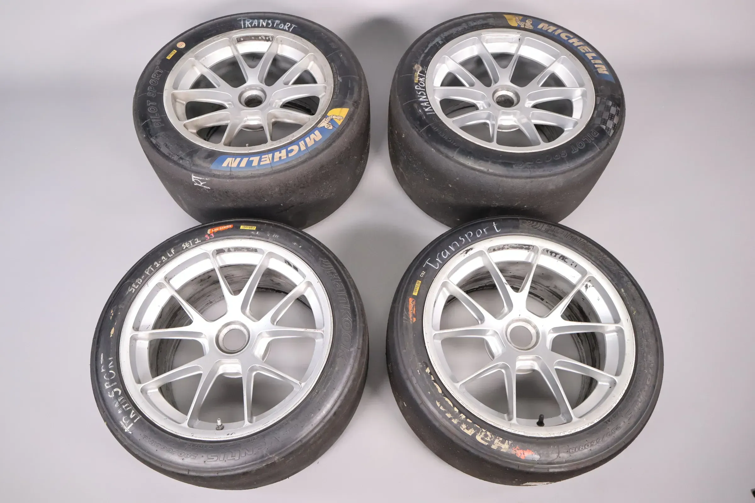 PORSCHE 991 GT3 CUP Felgensatz 10.5x18“ET28 12x18“ET53 9913621318A 9913621518A - Bild 1