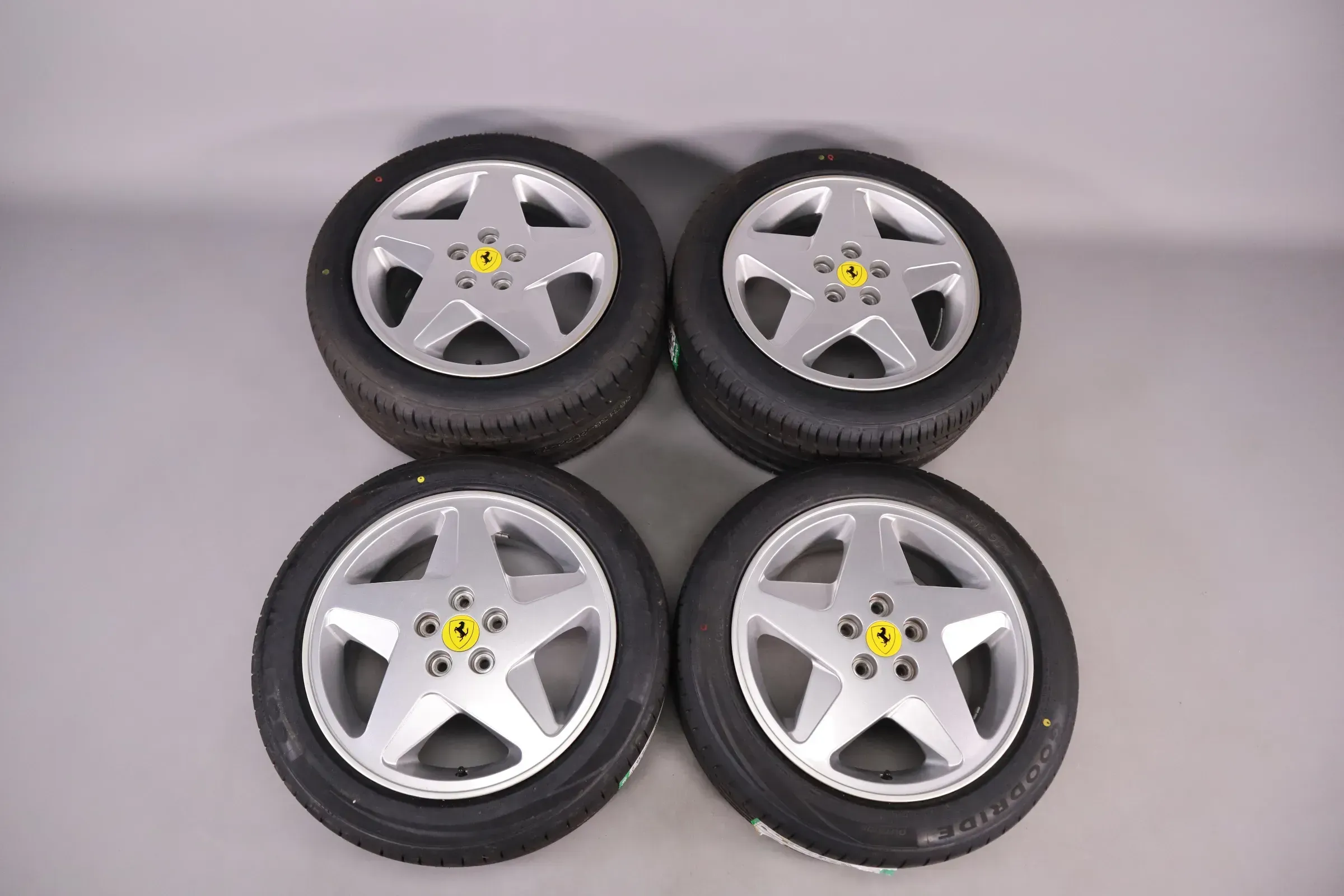 FERRARI 348 Komplettradsatz 7,5+9x17“ SL429 136542 SL430 136531 SL431 136547 SL432 - Bild 1
