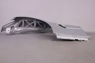 Mercedes-AMG GT4 Kotflügel links silber lackiert Carbon A1908816900 A1908808501 NEU Lagerspuren - Bild 5