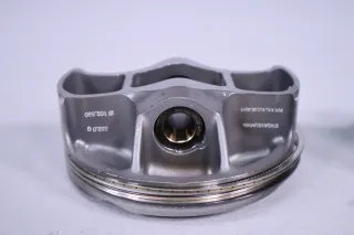 Porsche 997 GT3R Kolben Set mit Bolzen/Ringen 9971030389B Gebraucht Laufzeit 16h - Bild 13