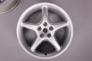 FERRARI 550 Maranello 2x 165110 8,5x18“ET43,65 RD109 BBS silber gebraucht - Bild 3