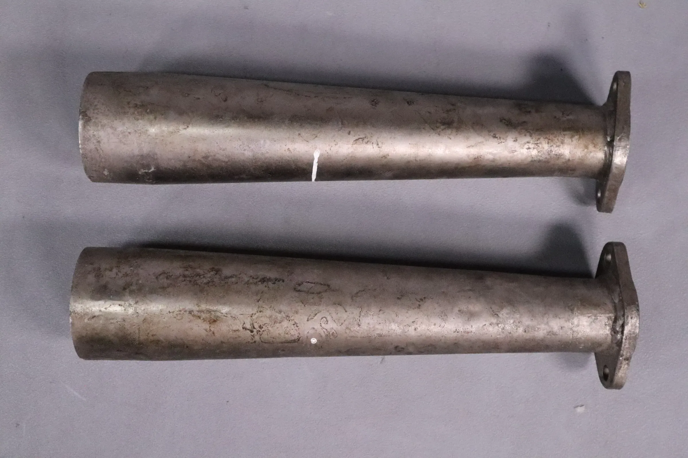 PORSCHE Endrohrset 60-70er Jahre   Länge 36 cm   Durchmesser 8cm  Gebraucht - Bild 1