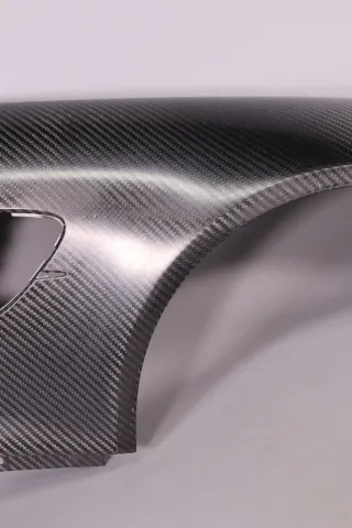 Mercedes-AMG GT4 Kotflügel rechts Carbon A1908817000 A1908808601 NEU Lagerspuren - Bild 3