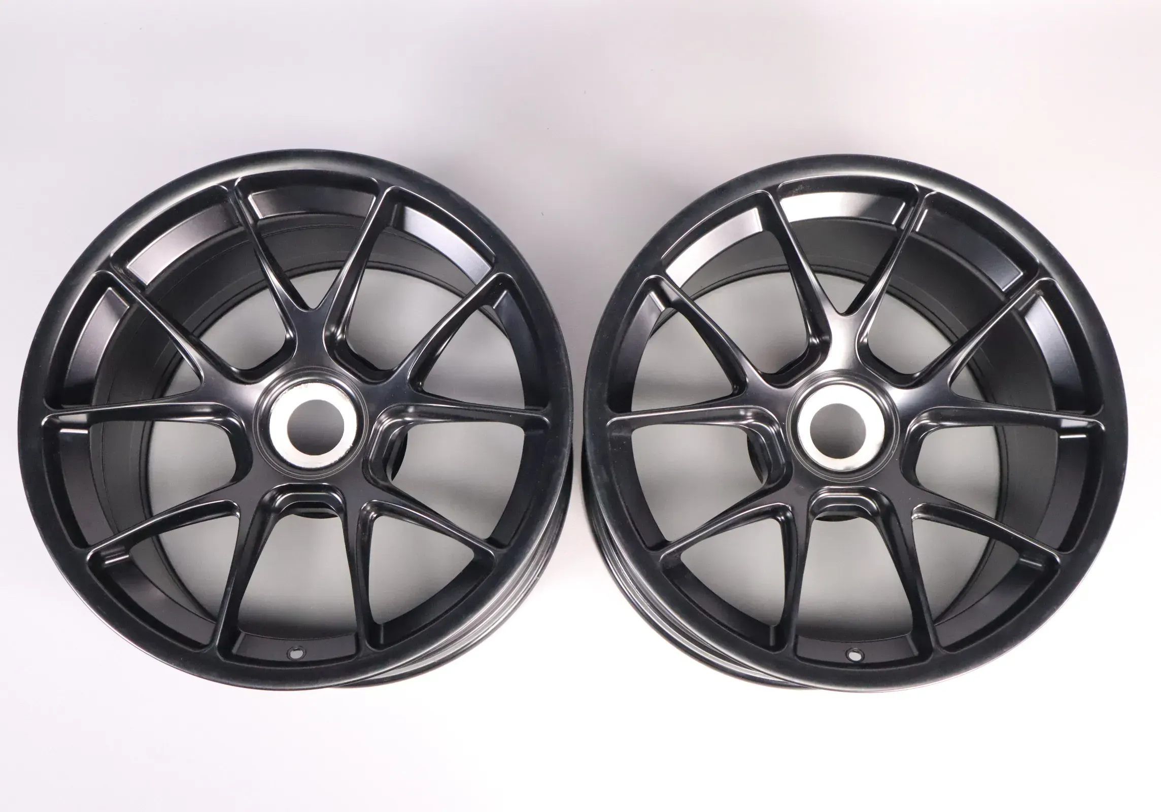 PORSCHE 911 992 GT3 CUP 12x18“ vorne Felgen 9F1601017 schwarz matt gebraucht - Bild 1