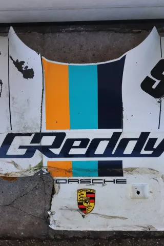 PORSCHE 962 Frontstoßstange GREDDY #99  Zustand gebraucht/gebrochen Gruppe C IMSA Le Mans - Bild 3